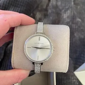 Beautiful MK silver watch embezzled with diamonds Women main image 2